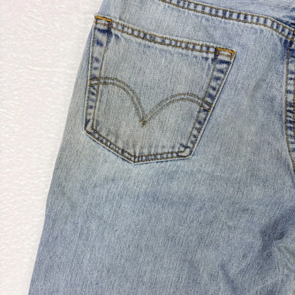 Levis 550 Relaxed Fit Light Wash Denim Jeans Mens 36x32 Measures 35x30‎ Y2K Worn